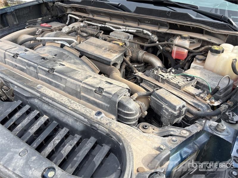 Chevrolet Silverado 2500 HD 4x4 Crew Cab Pickup Otras furgonetas