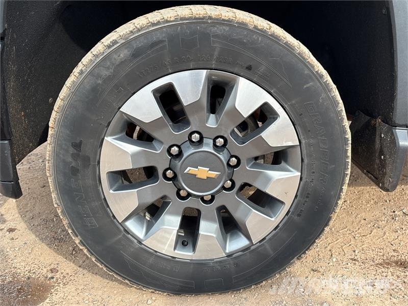 Chevrolet Silverado 2500 HD 4x4 Crew Cab Pickup Otras furgonetas