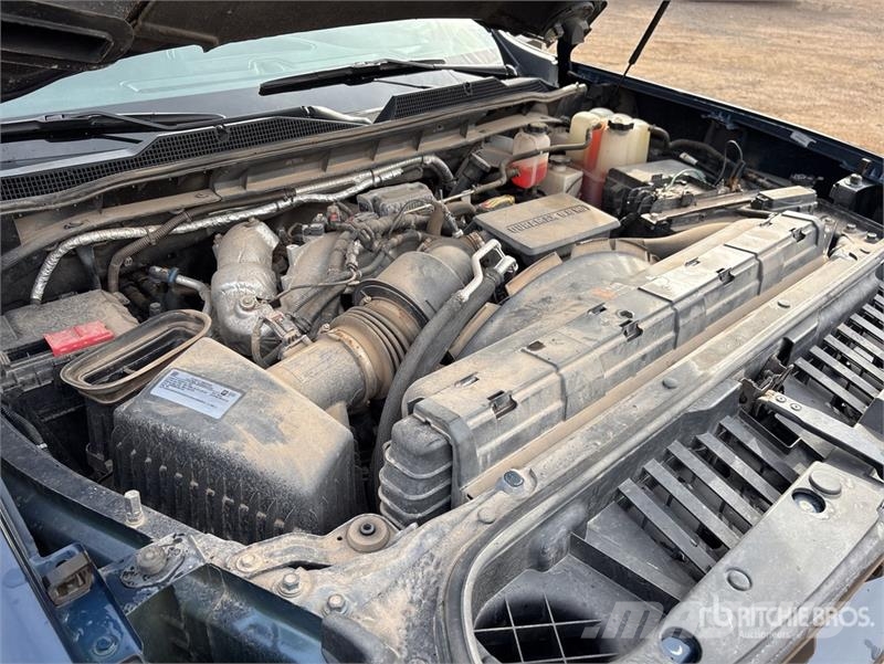 Chevrolet Silverado 2500 HD 4x4 Crew Cab Pickup Otras furgonetas