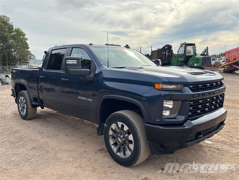 Chevrolet Silverado 2500HD 4x4 Crew Cab Pickup Otros