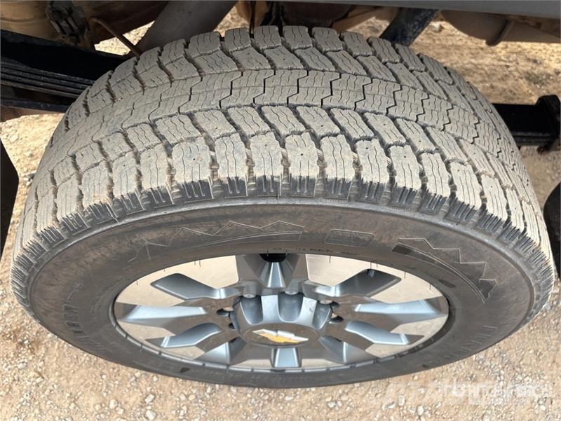 Chevrolet Silverado 2500 HD 4x4 Crew Cab Pickup Otras furgonetas