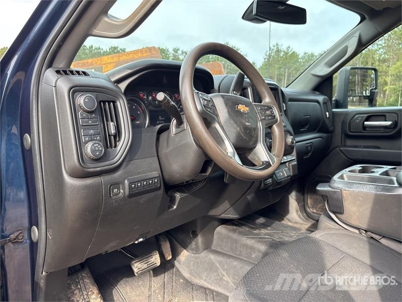 Chevrolet Silverado 2500 HD 4x4 Crew Cab Pickup Otras furgonetas