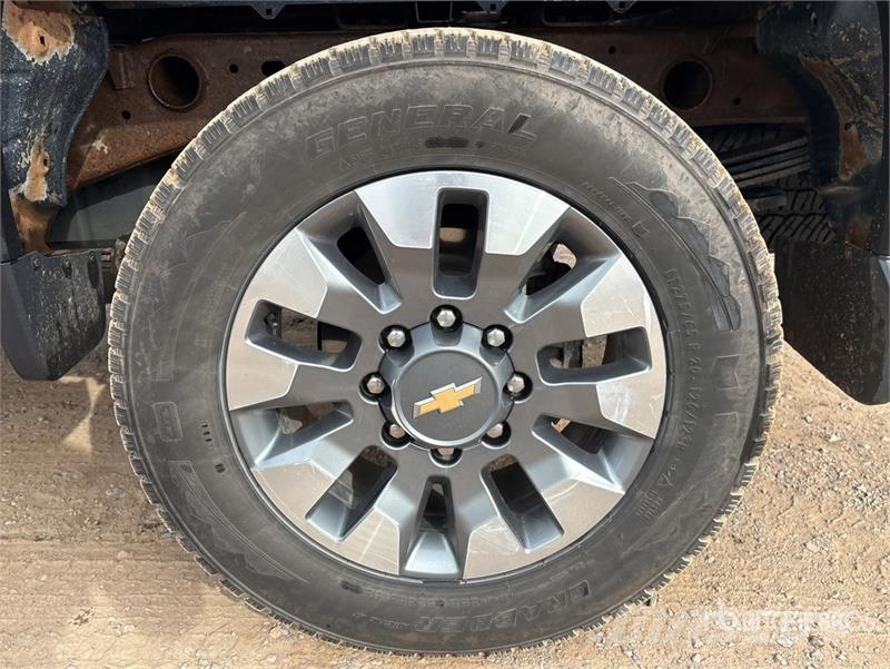 Chevrolet Silverado 2500 HD 4x4 Crew Cab Pickup Otras furgonetas