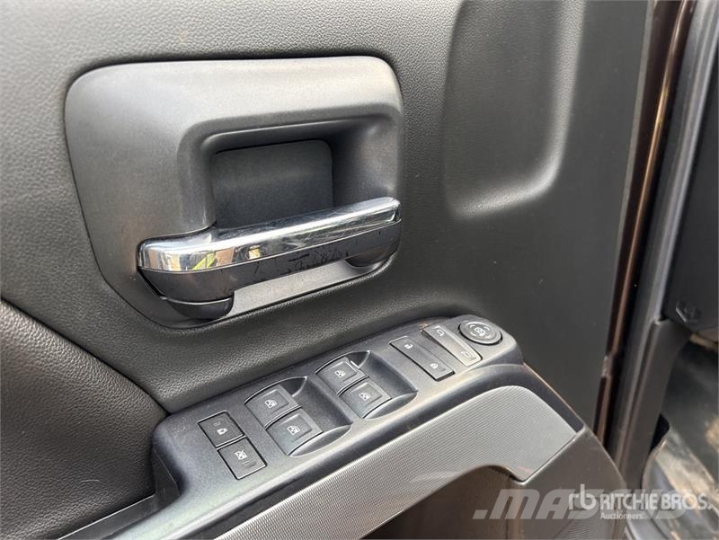 Chevrolet Silverado 3500HD Z71 4x4 Crew Cab Pickup Andre