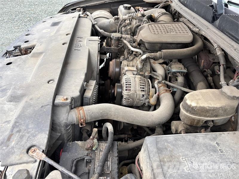 Chevrolet Silverado 3500HD 4x4 Crew Cab Cab and Chassis Cabins and interior