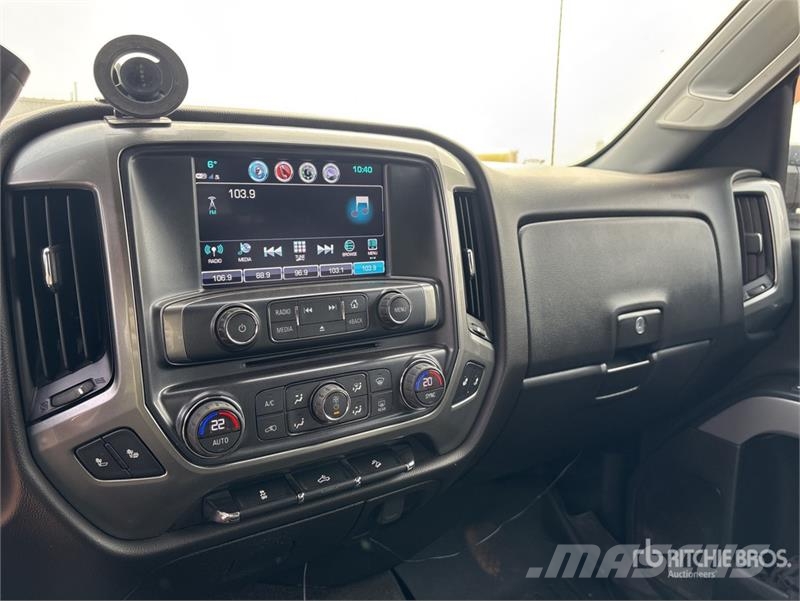 Chevrolet Silverado 3500HD Z71 4x4 Crew Cab Pickup Andre