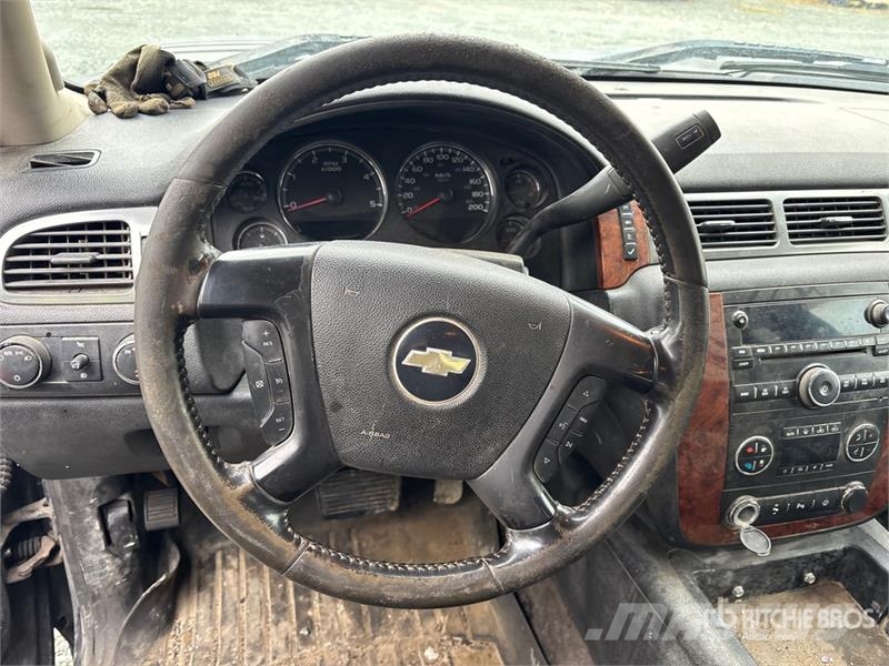 Chevrolet Silverado 3500HD 4x4 Crew Cab Cab and Chassis Hytter och interiör