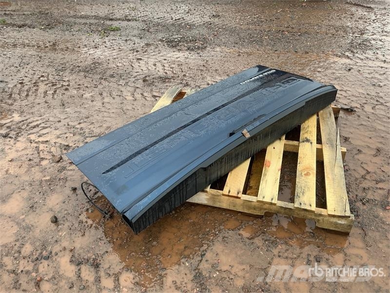 Chevrolet Silverado Tailgate معدات النقل - غير ذلك