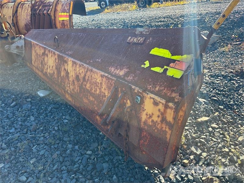Craig 11 ft 2 Way Snow Plow - Fits Wheel Loader حراثات ونصول الجليد