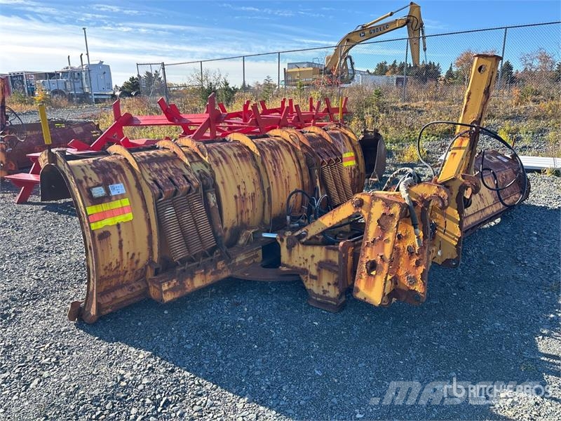 Craig 11 ft 2 Way Snow Plow - Fits Wheel Loader حراثات ونصول الجليد