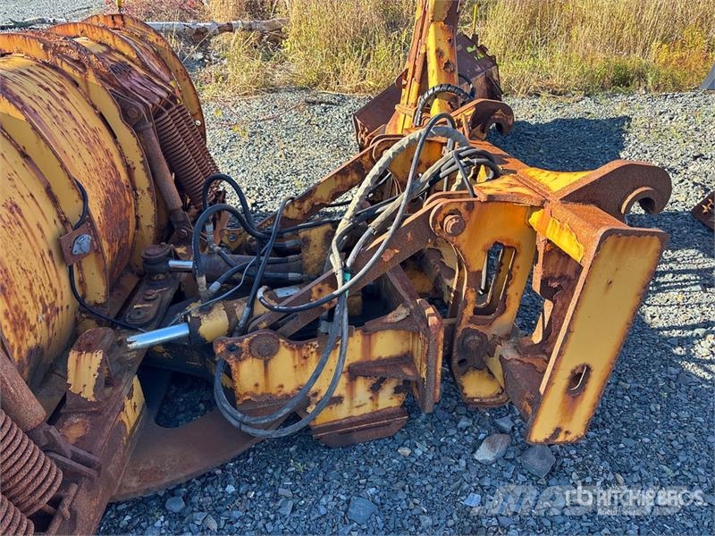 Craig 11 ft 2 Way Snow Plow - Fits Wheel Loader حراثات ونصول الجليد