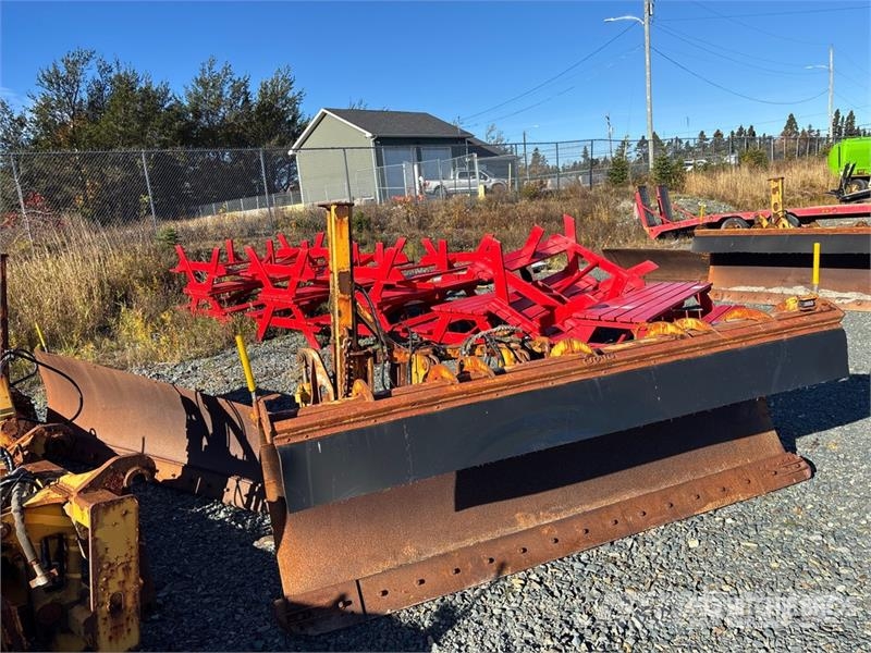 Craig 11 ft 2 Way Snow Plow - Fits Wheel Loader حراثات ونصول الجليد