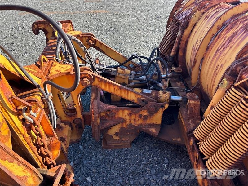 Craig 11 ft 2 Way Snow Plow - Fits Wheel Loader حراثات ونصول الجليد