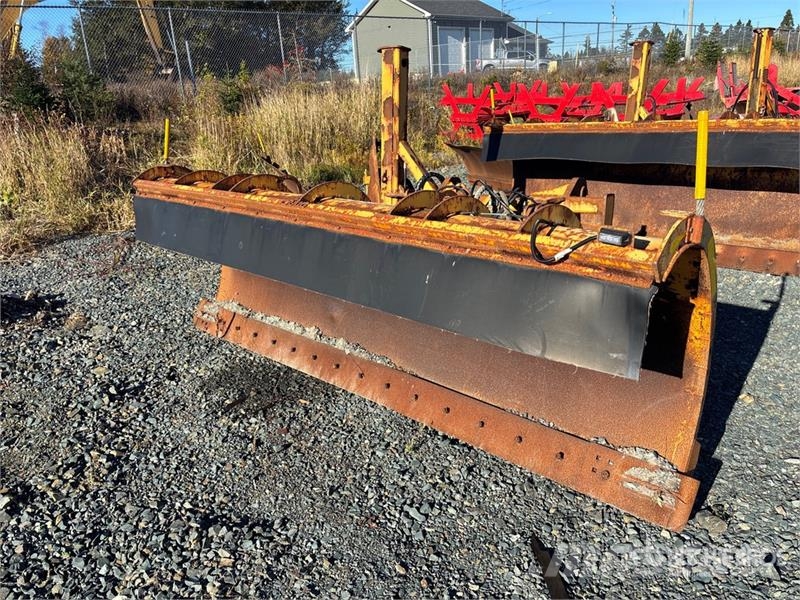 Craig 11 ft 2 Way Snow Plow - Fits Wheel Loader حراثات ونصول الجليد