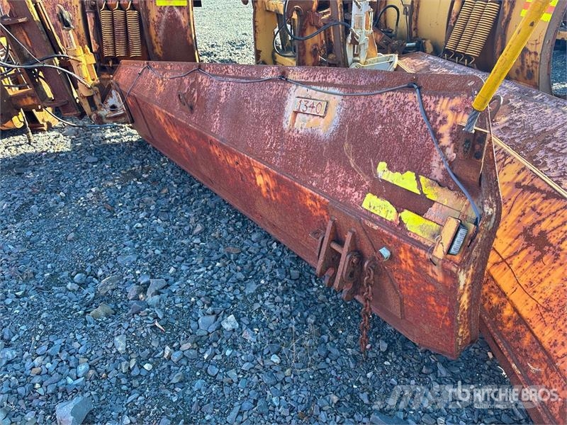 Craig 11 ft 2 Way Snow Plow - Fits Wheel Loader حراثات ونصول الجليد