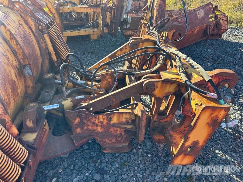 Craig 11 ft 2 Way Snow Plow - Fits Wheel Loader حراثات ونصول الجليد