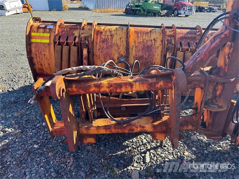 Craig 11 ft 2 Way Snow Plow - Fits Wheel Loader حراثات ونصول الجليد