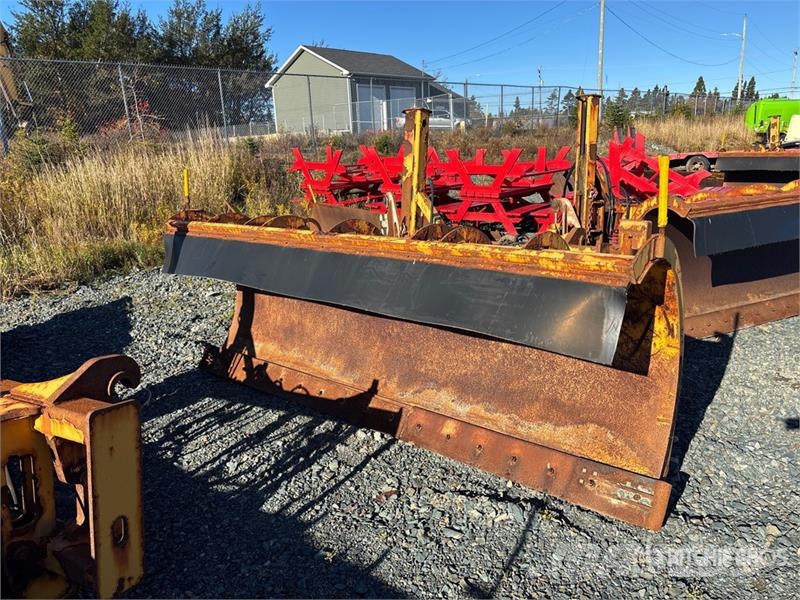 Craig 11 ft Snow Plow - Fits Wheel Loader حراثات ونصول الجليد