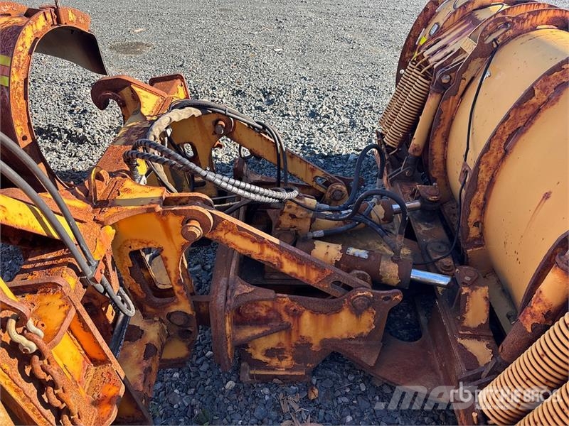Craig 11 ft Snow Plow - Fits Wheel Loader حراثات ونصول الجليد