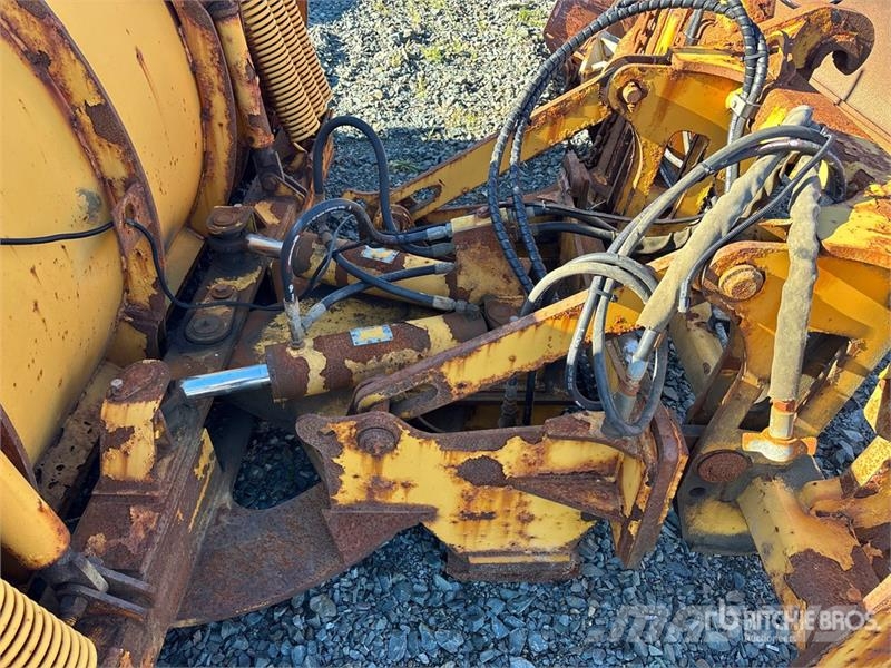 Craig 11 ft Snow Plow - Fits Wheel Loader حراثات ونصول الجليد