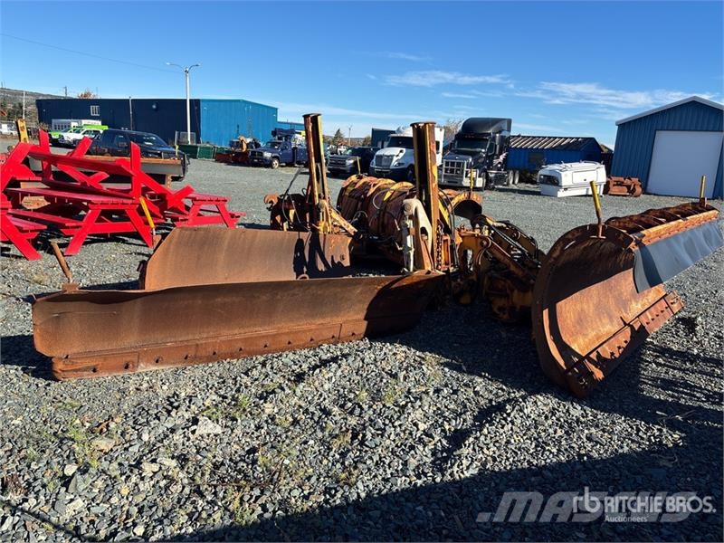 Craig 11 ft Snow Plow - Fits Wheel Loader حراثات ونصول الجليد