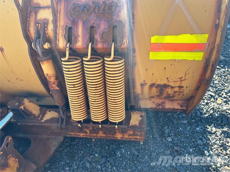 Craig 11 ft Snow Plow - Fits Wheel Loader حراثات ونصول الجليد
