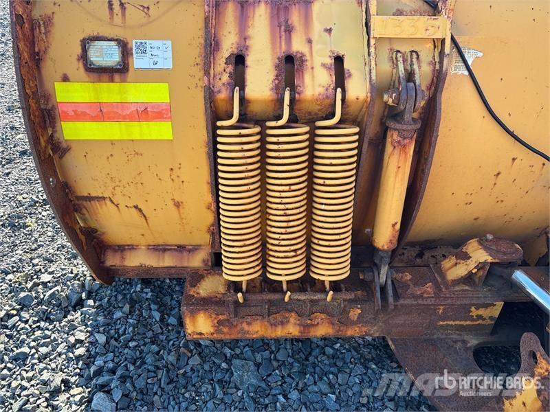 Craig 11 ft Snow Plow - Fits Wheel Loader حراثات ونصول الجليد