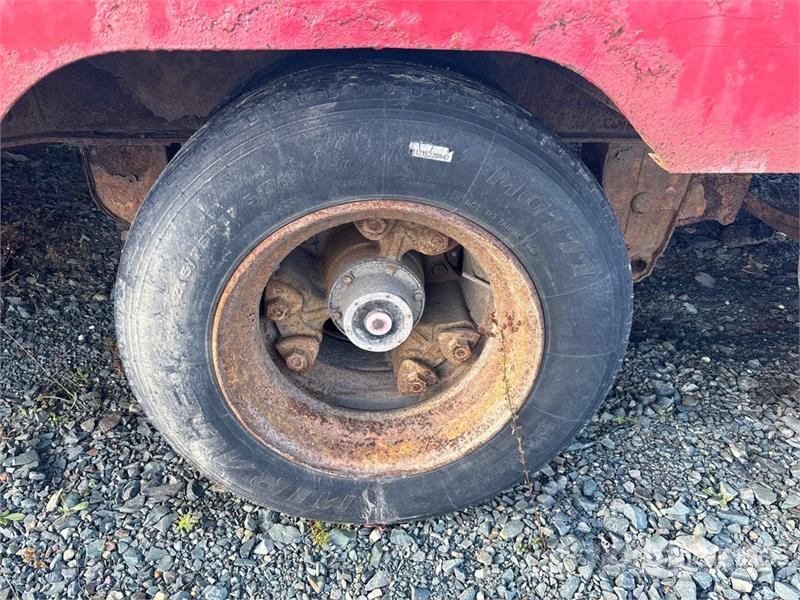 Craig 26 ft T/A Flatbed Trailer Lavaperävaunut