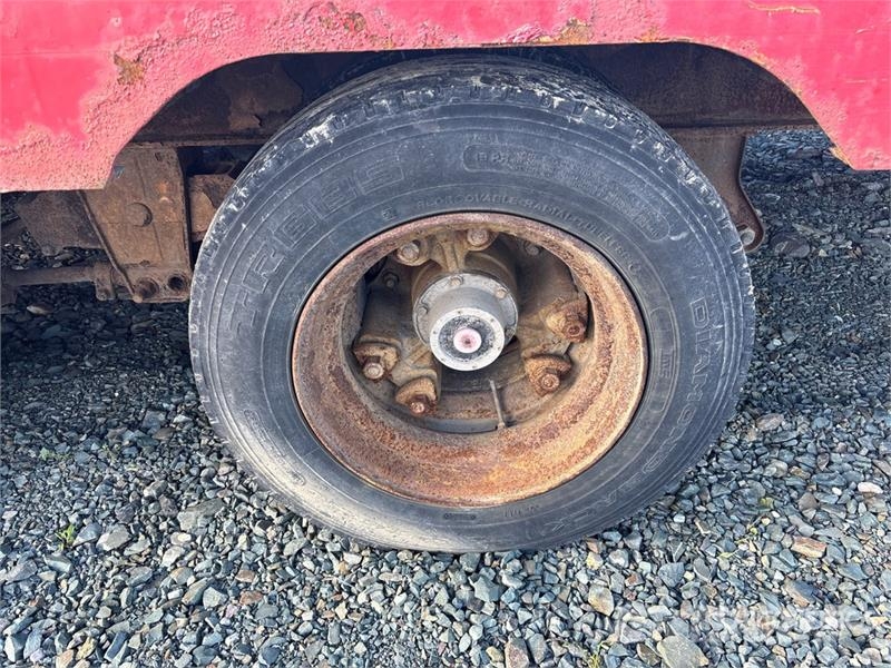 Craig 26 ft T/A Flatbed Trailer Lavaperävaunut