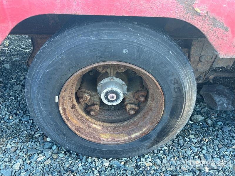 Craig 26 ft T/A Flatbed Trailer Lavaperävaunut