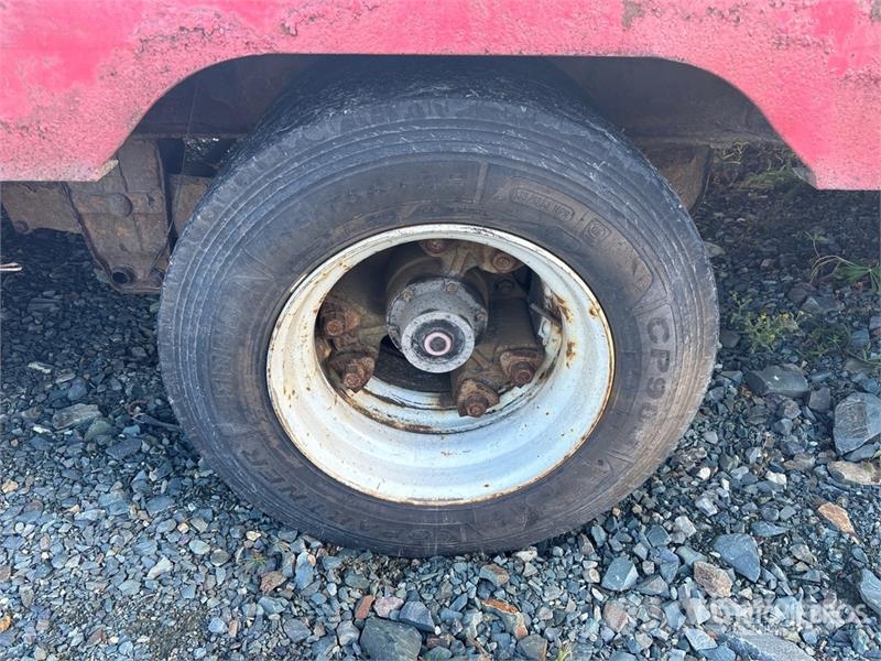 Craig 26 ft T/A Flatbed Trailer Lavaperävaunut