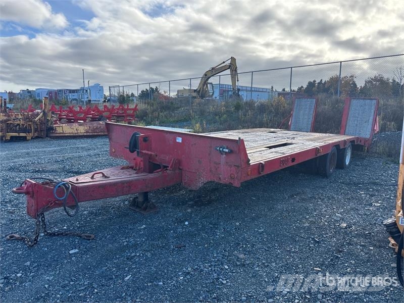 Craig 26 ft T/A Flatbed Trailer Lavaperävaunut