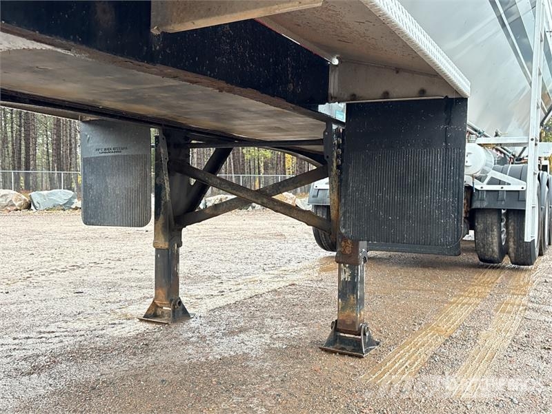 Cross Country 39 ft Tri/A Live Bottom Trailer Semi-remorques à plancher mobile