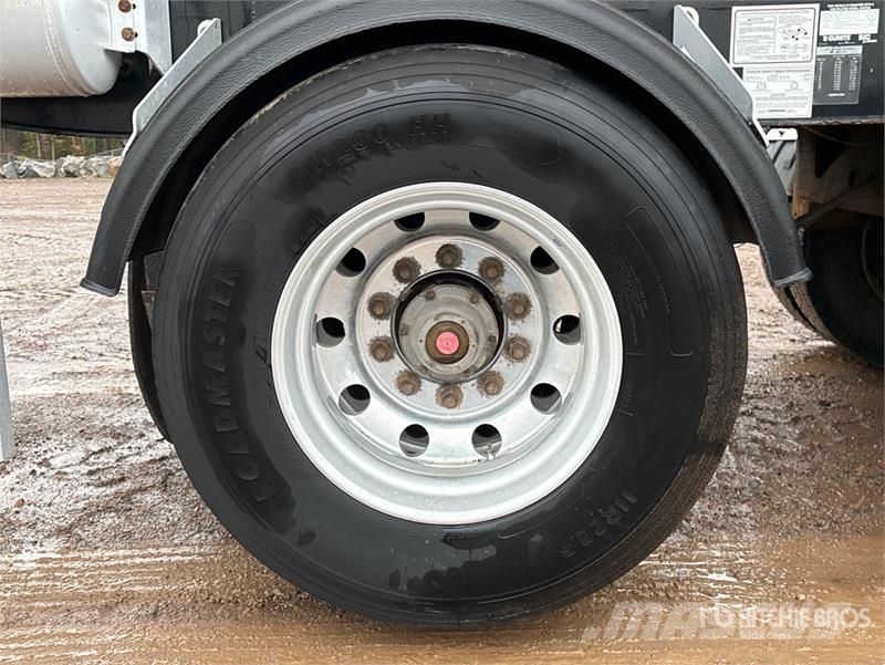 Cross Country 39 ft Tri/A Live Bottom Trailer Semi-remorques à plancher mobile