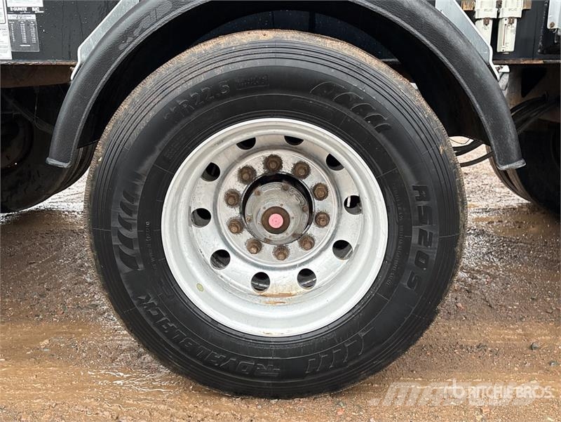 Cross Country 39 ft Tri/A Live Bottom Trailer Semi-remorques à plancher mobile