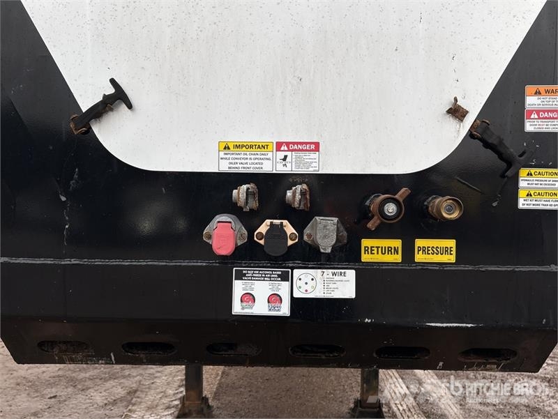 Cross Country 39 ft Tri/A Live Bottom Trailer Semi-remorques à plancher mobile