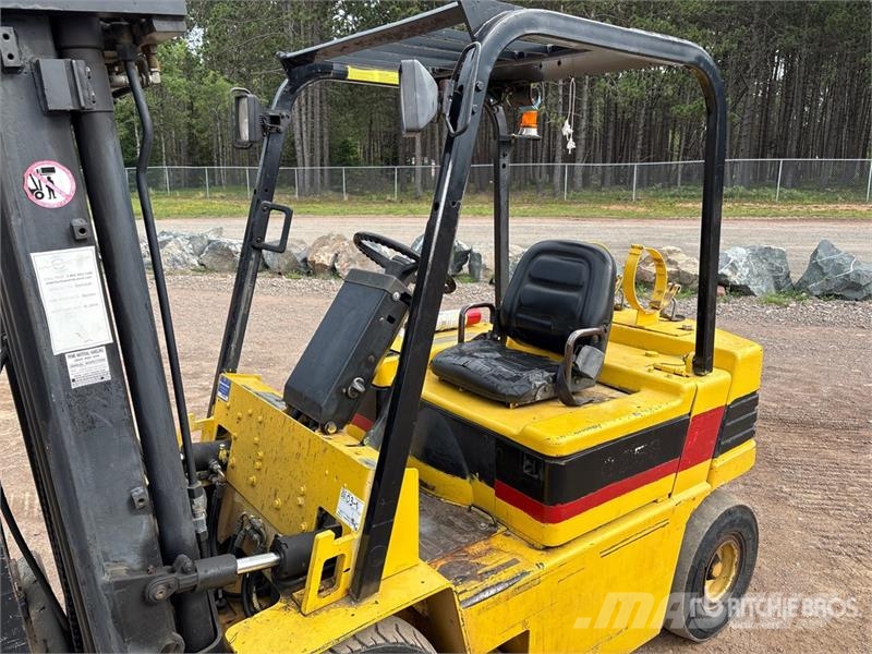 Daewoo G25S-2 شاحنات ذات رافعات شوكية - أخرى