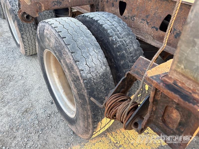 Deloupe 51 ft Quad/A Self-Loading Log Trailer Rönkszállító pótkocsik