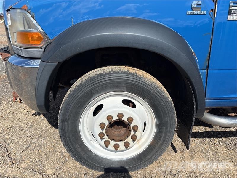 Dodge Versalift SST37 EIH 37 ft on Dodge 5500 4x2 Bucke Avtokošare