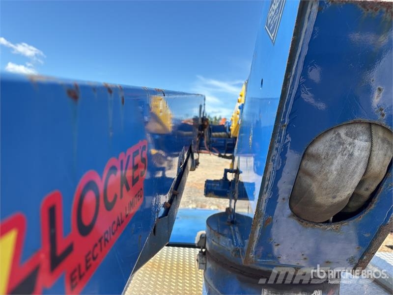 Dodge Versalift SST37 EIH 37 ft on Dodge 5500 4x2 Bucke Avtokošare