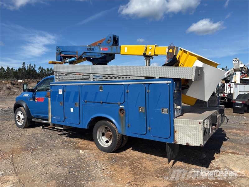 Dodge Versalift SST37 EIH 37 ft on Dodge 5500 4x2 Bucke Avtokošare