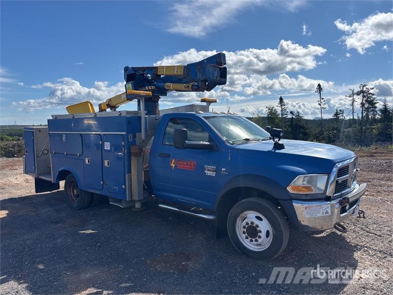 Dodge Versalift SST37 EIH 37 ft on Dodge 5500 4x2 Bucke Avtokošare