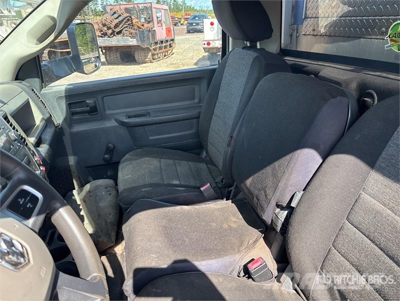 Dodge Versalift SST37 EIH 37 ft on Dodge 5500 4x2 Bucke Avtokošare