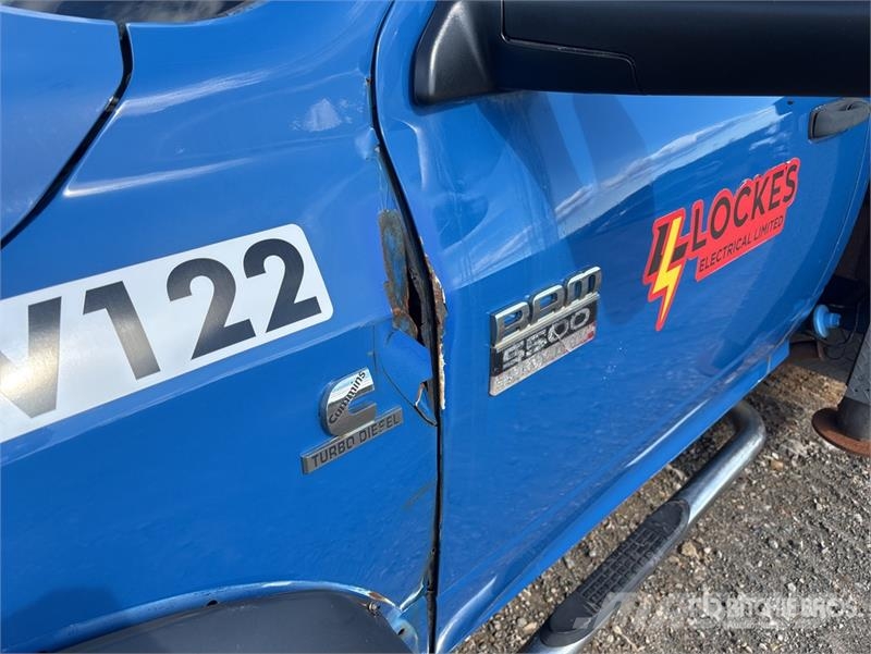 Dodge Versalift SST37 EIH 37 ft on Dodge 5500 4x2 Bucke Avtokošare