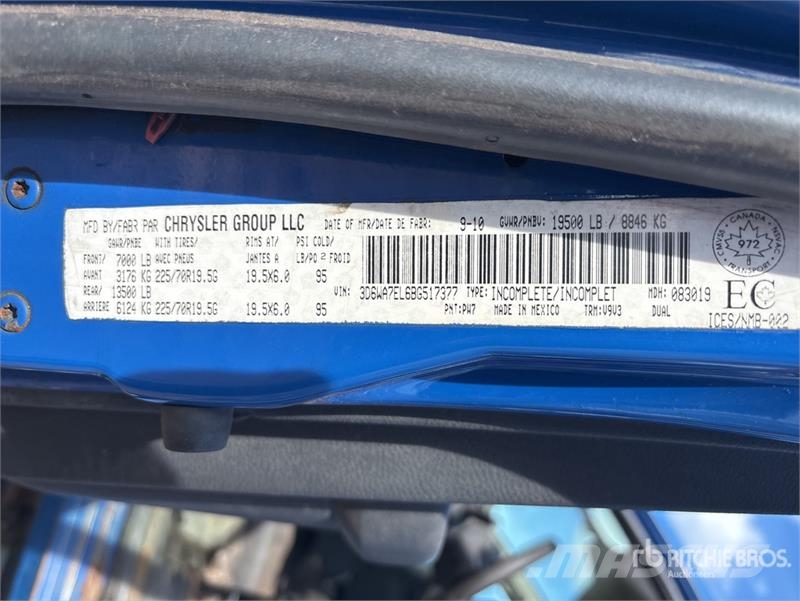 Dodge Versalift SST37 EIH 37 ft on Dodge 5500 4x2 Bucke Avtokošare