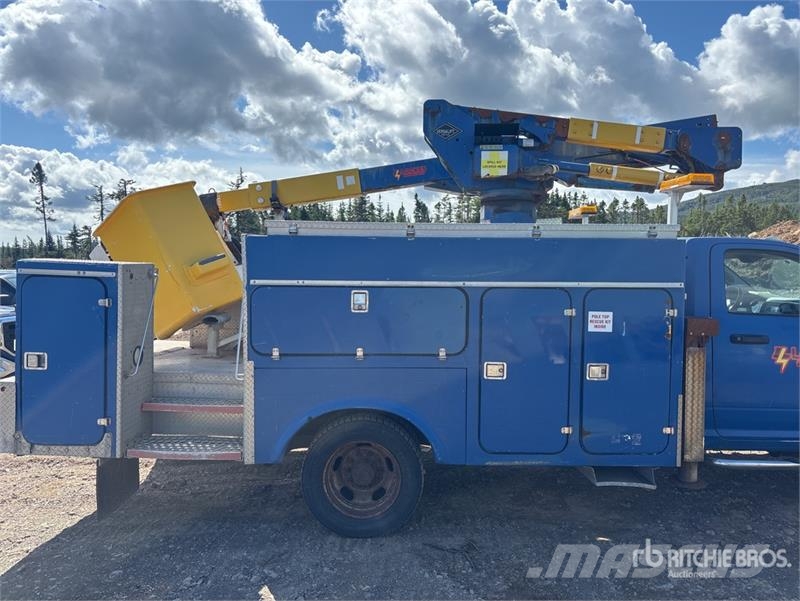 Dodge Versalift SST37 EIH 37 ft on Dodge 5500 4x2 Bucke Avtokošare