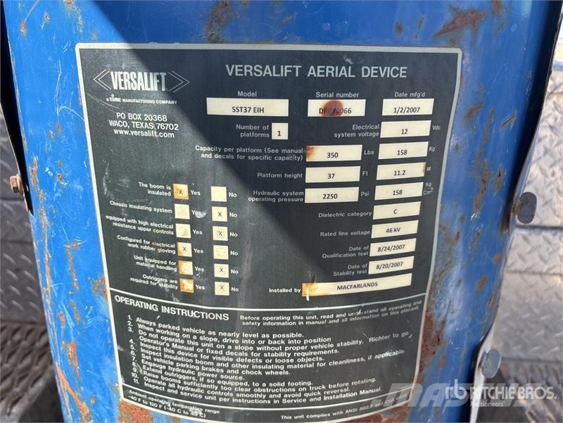 Dodge Versalift SST37 EIH 37 ft on Dodge 5500 4x2 Bucke Avtokošare