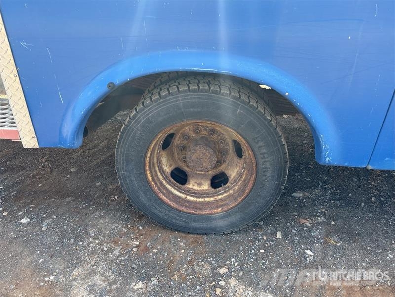 Dodge Versalift SST37 EIH 37 ft on Dodge 5500 4x2 Bucke Avtokošare