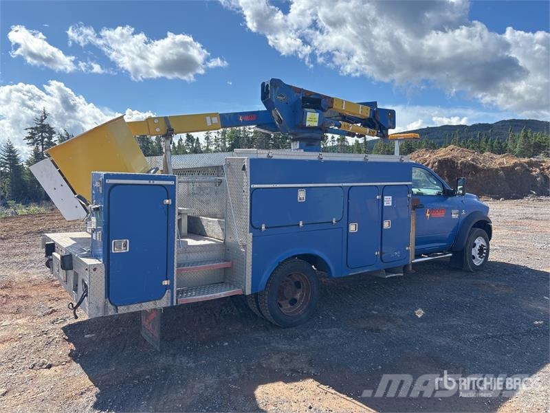 Dodge Versalift SST37 EIH 37 ft on Dodge 5500 4x2 Bucke Avtokošare