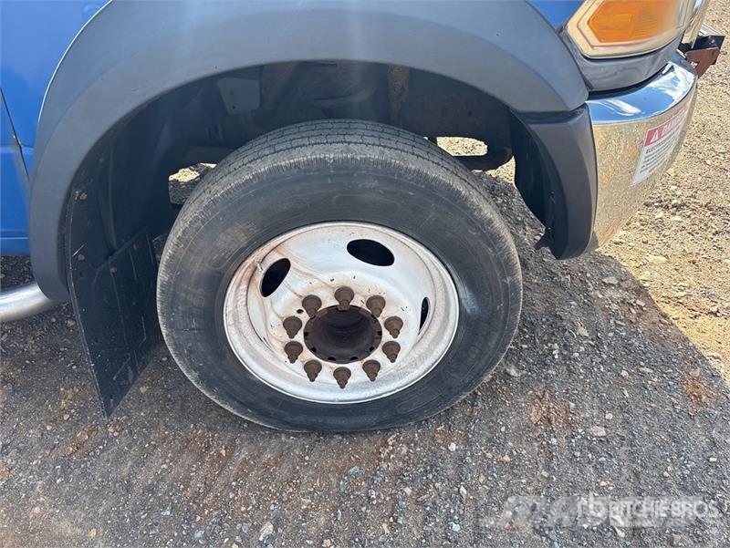 Dodge Versalift SST37 EIH 37 ft on Dodge 5500 4x2 Bucke Avtokošare